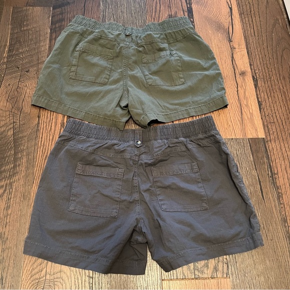 Set of Two Sonoma Casual Shorts in Green and Gray - Picture 7 of 10